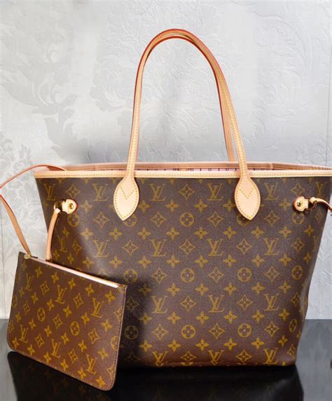 lv neverfull pink lining|The Ultimate Bag Guide: The Louis Vuitton Neverfull Tote.